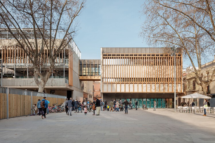 Plaça de l'Escola La Mar Bella